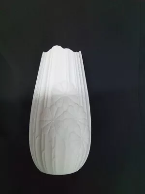 Buy White Bisque Porcelain Kaiser Vase • 12.51£