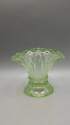 Buy BAGLEY GLASS - Wheatsheaf Vase • 6£