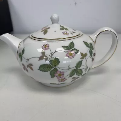 Buy Wedgwood Wild Strawberry Small 1 Pint Teapot • 30£