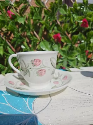 Buy Vintage Susie Cooper ‘Wild Strawberry’ Tea Cup And Saucer Set Smooth Shape  • 8£