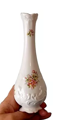 Buy Queens Country Meadow Bud Vase 18 Cm Fine Bone China Rosina Floral Flowers. • 12£