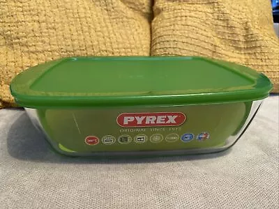 Buy Pyrex Cook & Store Rectangular Dish With Lid 2.6L 28x20x8cm • 10.25£