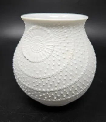 Buy M FREY KAISER PORCELAIN WHITE BISQUE EMBOSSED MEDALLIONS TOSCANA 5  Vase • 24.11£