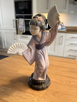 Buy Lladro 4991 - Madame Butterfly • 75£