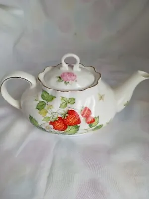 Buy QUEENS BONE CHINA VIRGINIA STRAWBERRY 2 PINT TEAPOT With MISMATCHED Lid- Unused? • 29.95£