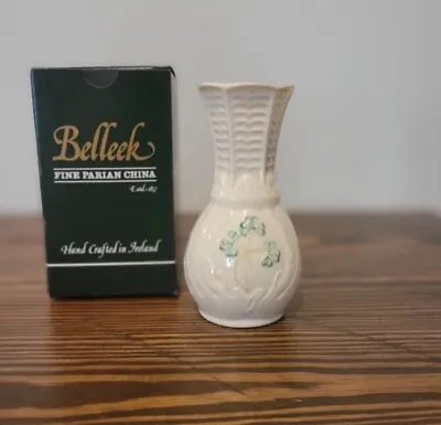 Buy Belleek Leitrum Shamrock Vase • 14.39£