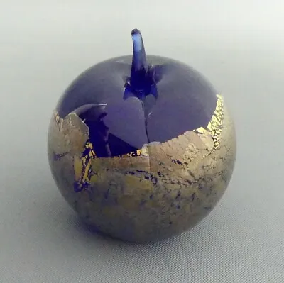 Buy Isle Of Wight Blue Glass Foil Inclusion Art Glass Apple Paperweight • 34£