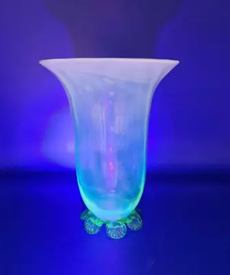 Buy Vaseline Uranium Glass Vase • 45.99£