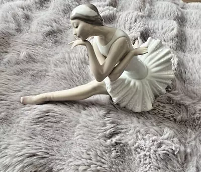 Buy Lladro Sitting Ballerina Figure Decorative Ornament Seated • 14.99£
