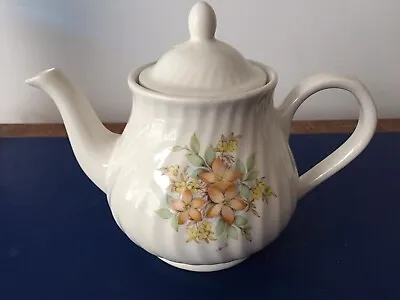 Buy Arthur Wood Swirl Primrose Teapot • 7£