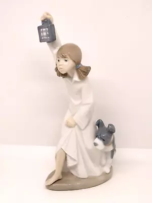Buy Nao Figurine WHO'S THERE Girl With Lamp 1111. In Excellent Condition. • 15£
