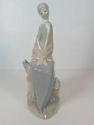 Buy Lladro  Nao Figurine Lady Sitting Down Figurine,  Appr.24cm Tall • 47£