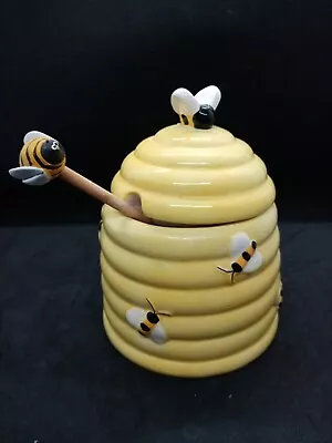 Buy Large Bee Hive Honey Pot With Spreader.  • 16£