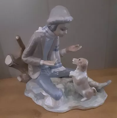 Buy Lladro Nao Figurines  TALKING TO DOG  • 1£