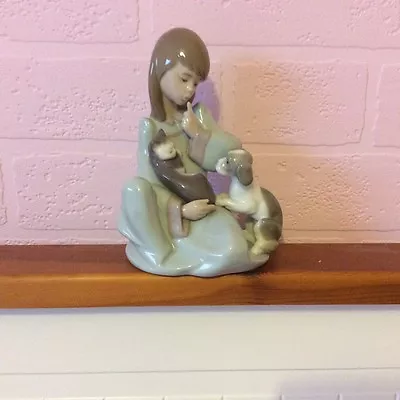 Buy Lladro Figurine Cat Nap • 40£