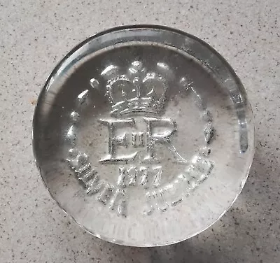 Buy Vintage Dartington Glass Paperweight Queen Elizabeth 11 Silver Jubilee 1977 • 6.50£