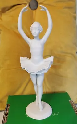 Buy Kaiser Bisque Porcelain Ballerina • 60£