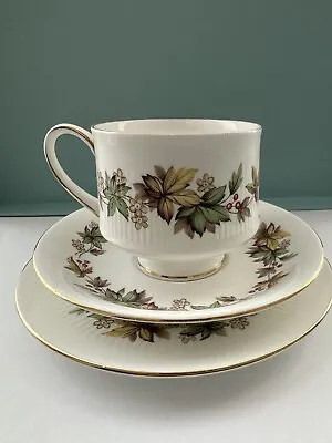 Buy Vintage Royal Standard  Lyndale  Fine Bone China Tea Cup And Saucers • 8£