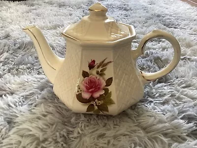 Buy SADLER Octagon Teapot With Flower Details - ROSE With Gold Trim Details And Lid • 35£