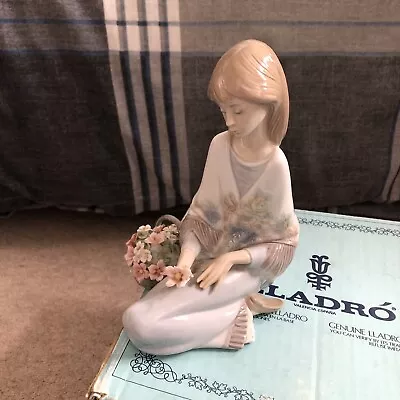 Buy Lladro Collctor. Sitting Girl With Basket Of Flowers.Lim Ed  No7.607 1988  Boxed • 25£