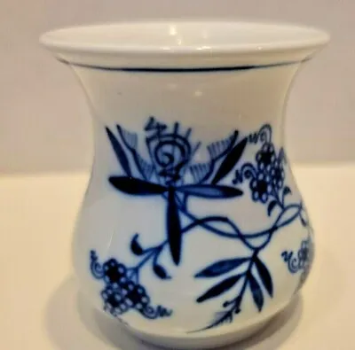 Buy Antique Vtg Meissen Blue And White Onion Pattern Porcelain Small Rounded Vase.  • 42.76£