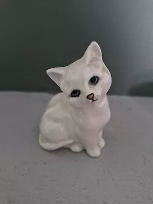 Buy Beswick White Seated Kitten Cat Figurine • 11£