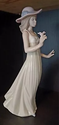 Buy Nao By Lladro Lady Figurine Gentle Breeze Ornament 1158 Excellent Condition  • 45£