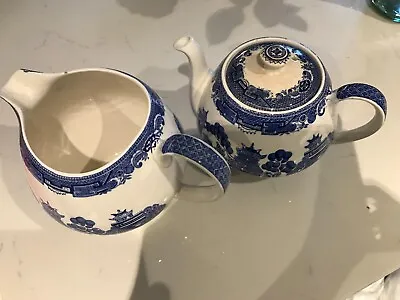 Buy Vintage Alfred Meakin  Old Willow  Blue & White Tea Pot And Milk Jug  • 5£
