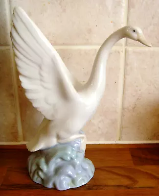 Buy Nao By Lladro Swan Figurine Model Number 0107 • 14.99£