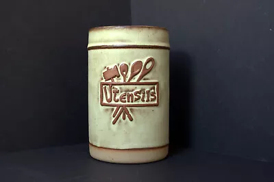 Buy Tremar Studio Pottery (Cornwall) - Utensil Jar • 8£