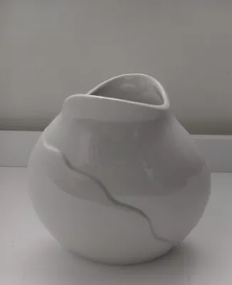 Buy White Kaiser German Porcelain Vase • 6.95£
