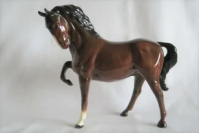 Buy Beswick Horse Head Tucked Leg Up Model No. 1549 Version One • 54.99£