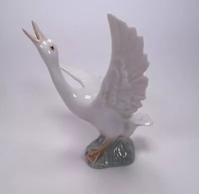 Buy Lladro Goose Swan Wings Spread Taking Flight Collectable Figurine • 11.99£