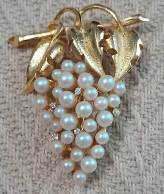 Buy Mint Vintage Signed Pell Bright Gold Pearl Rhinestone Grapevine Grape Brooch • 33.57£