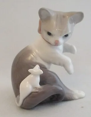 Buy Lladro Cat With Mouse On Tail • 24.99£