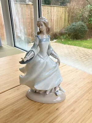Buy RARE RETIRED Lladro Cinderella Lost Slipper Figurine 4828 - 1970s - Beautiful • 100£