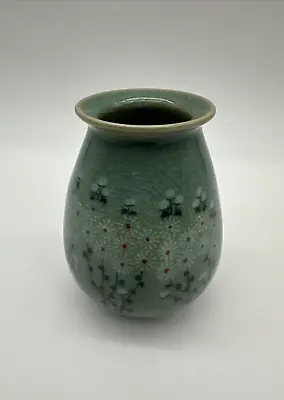 Buy VINTAGE Vase Korean Green Crackle Floral Lotus Floral Design. • 47.42£