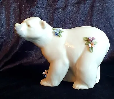Buy Lladro 6354  Attentive Polar Bear With Flowers  Figurine (Retired) • 35£