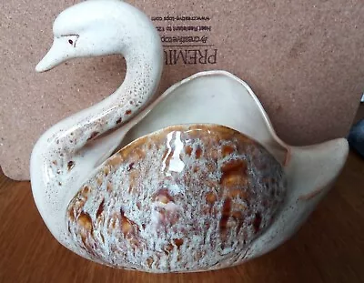 Buy Beautiful  Fosters Honeycomb Pottery Swan • 0.99£