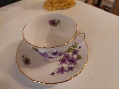 Buy Stunning Finest Royal Vale Tea Cup & Saucer. With 22k Gold Gilt Detail. • 14£