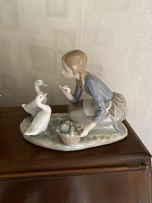 Buy Lladro Girl Feeding Ducks Large Figurine Matte Pastel • 20£