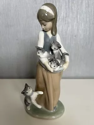 Buy Lladro 1309 Following Her Cats Girl Holding Kittens Porcelain Rare Figurine • 44.95£