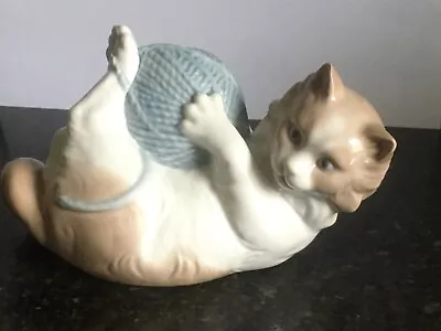 Buy Stunning Nao/lladro Porcelain Figure Of Kitten With Ball Of Wool • 9.99£