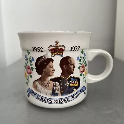 Buy Hudds Finest English Art Ware The Queens Silver Jubilee Cup • 3£