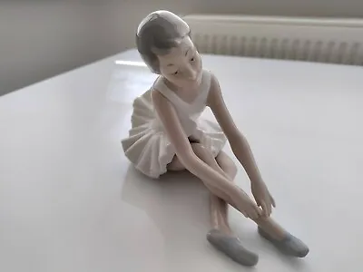 Buy Sitting NAO BALLERINA Girl Figurine - Nao By Lladro • 35£