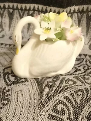 Buy VINTAGE ROYAL DOULTON FINE BONE CHINA SWAN With FLOWERS * Made In England * 21d • 7.10£