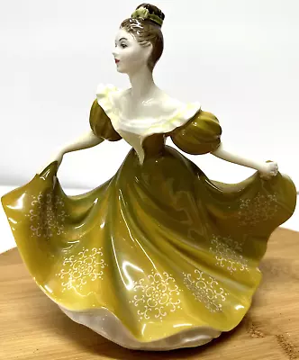 Buy Royal Doulton Figurine Lynne H N 2329 1990 H 8  • 24.99£