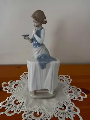Buy Lladro (4981)  Girl Ironing  Glazed Glossy Finish Porcelain Figurine. (rare). • 27£