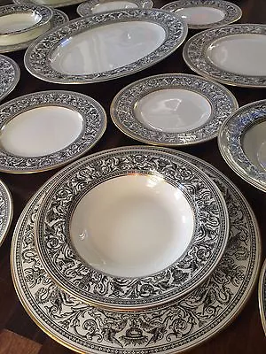 Buy Wedgwood Florentine Black And Gold Dinner Service For 6 • 1,275£