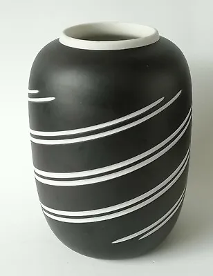 Buy Wedgwood Jasperware Black Vase Symmetry / Spiral • 70£